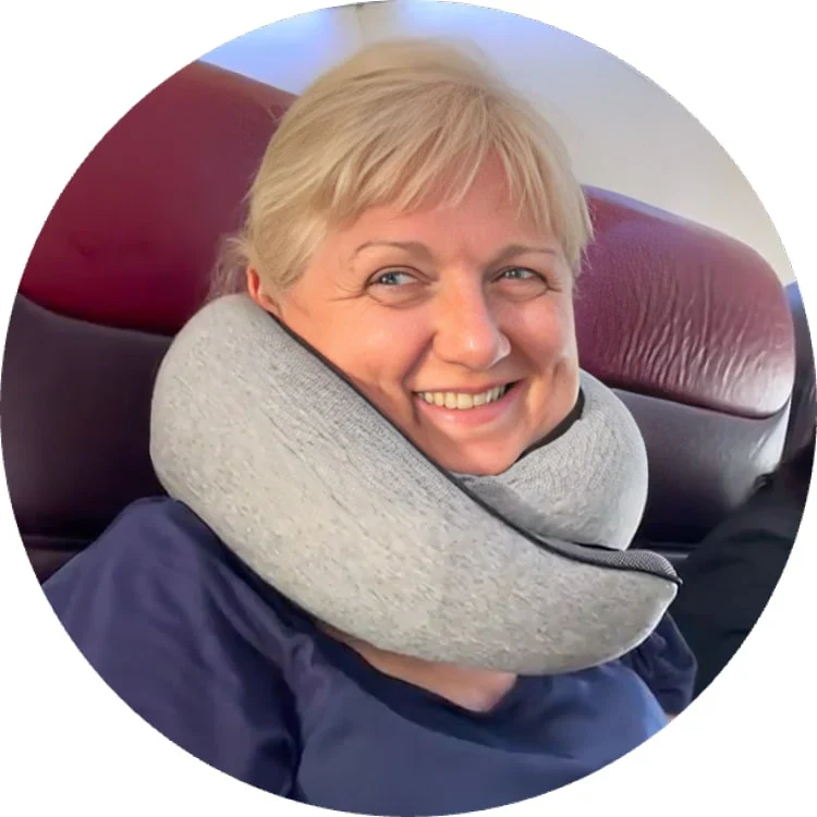files/Flyhugz_neck_pillow_travel.png